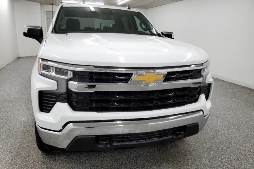 2026 Chevrolet Silverado 1500 LT photo 1