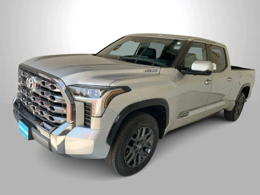 2025 Toyota Tundra Platinum CrewMax photo 1