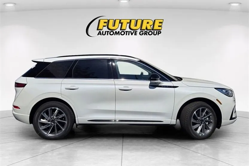 2025 Lincoln Corsair Grand Touring photo 1