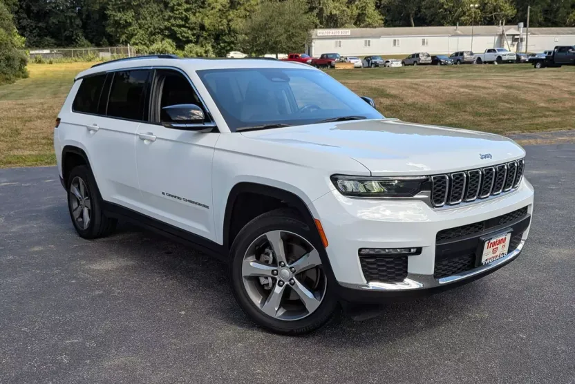 2022 Jeep Grand Cherokee Limited photo 1