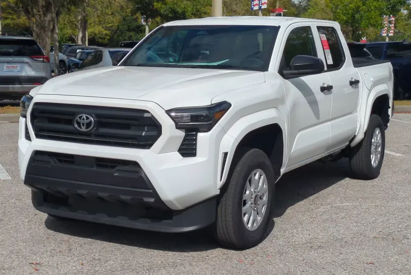 2025 Toyota Tacoma SR Double Cab photo 1