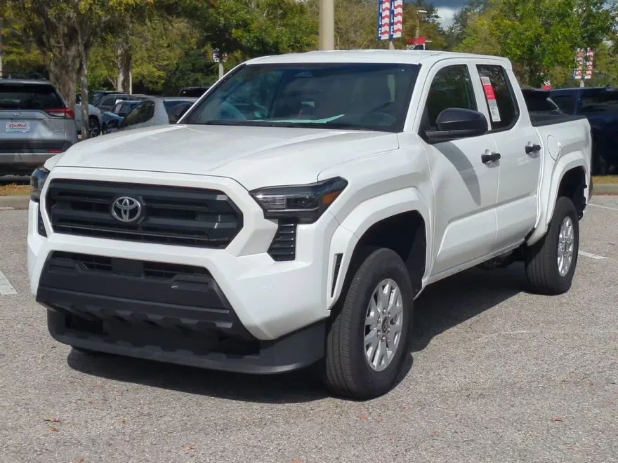 2025 Toyota Tacoma SR Double Cab photo 1