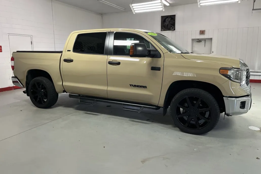 2020 Toyota Tundra SR5 CrewMax photo 1