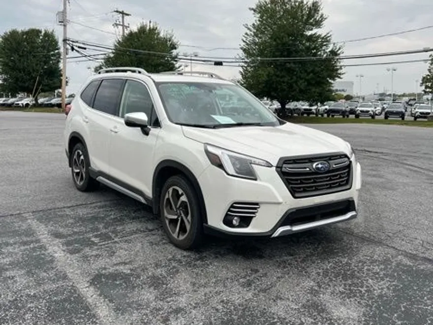 2022 Subaru Forester Touring photo 1