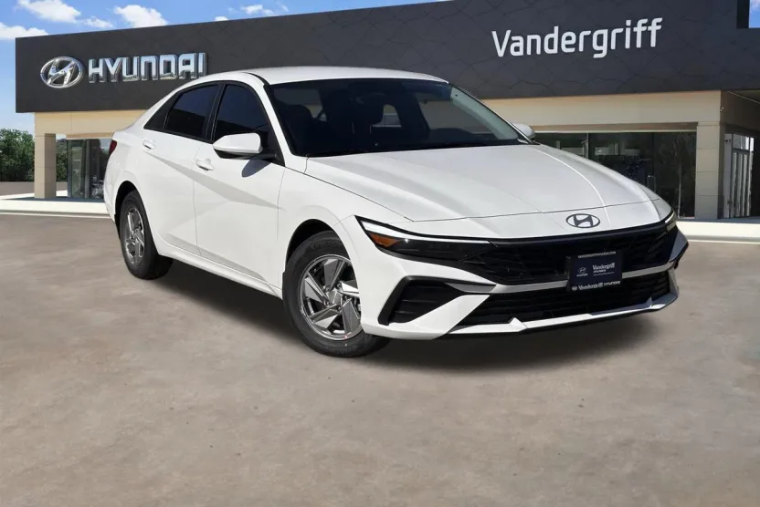2025 Hyundai Elantra SE photo 1