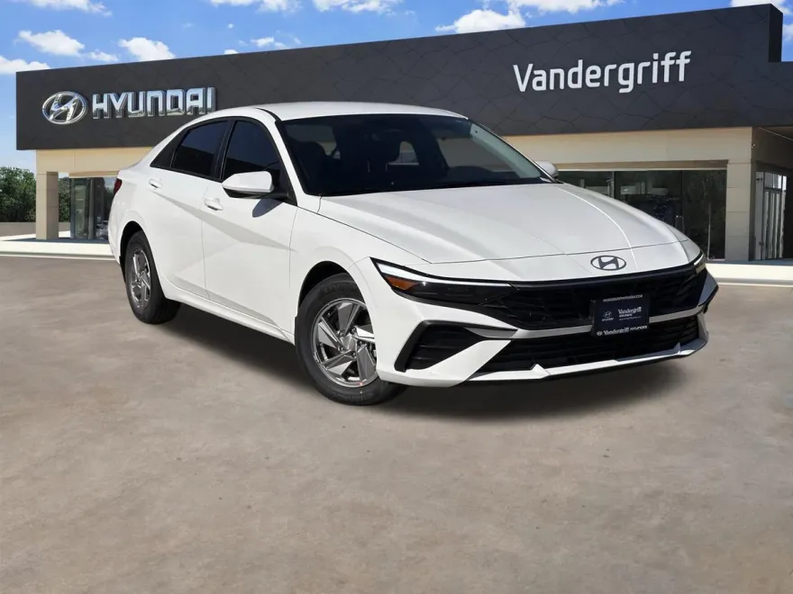 2025 Hyundai Elantra SE photo 1