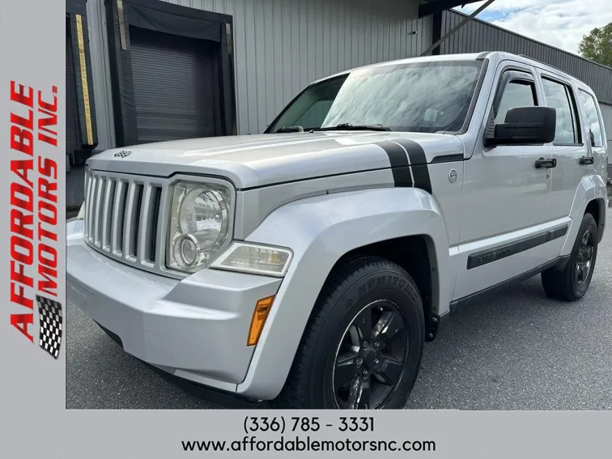 2010 Jeep Liberty Sport photo 1