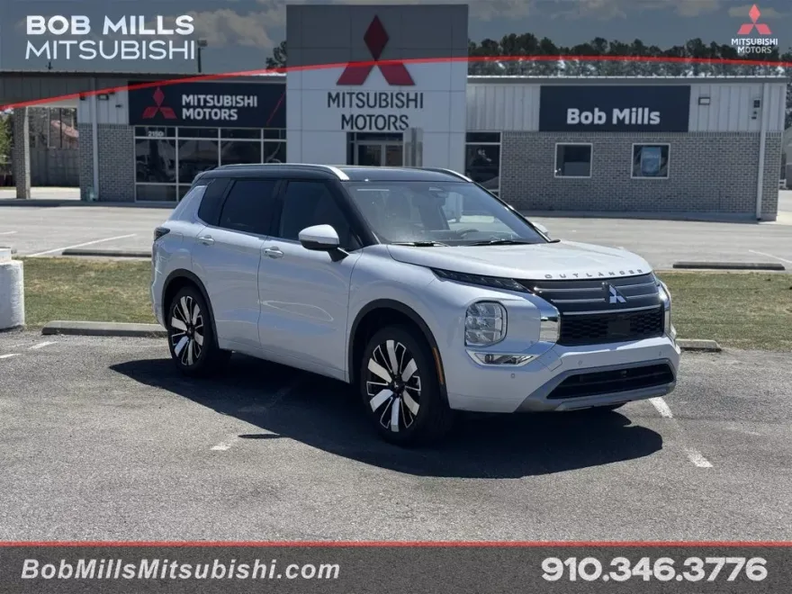 2025 Mitsubishi Outlander SEL photo 1