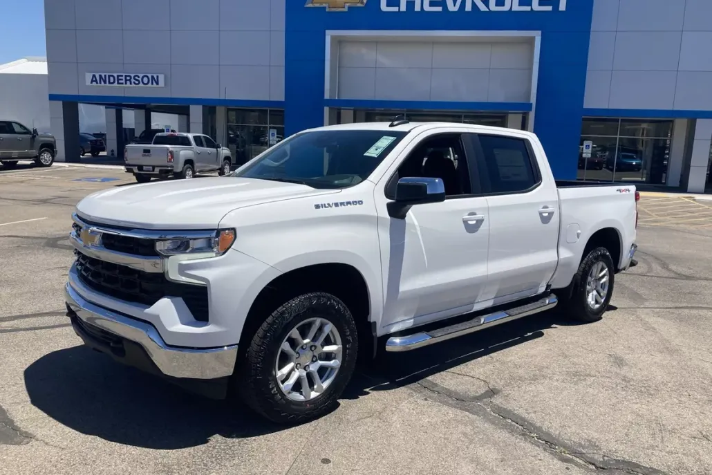 2025 Chevrolet Silverado 1500 LT photo 1