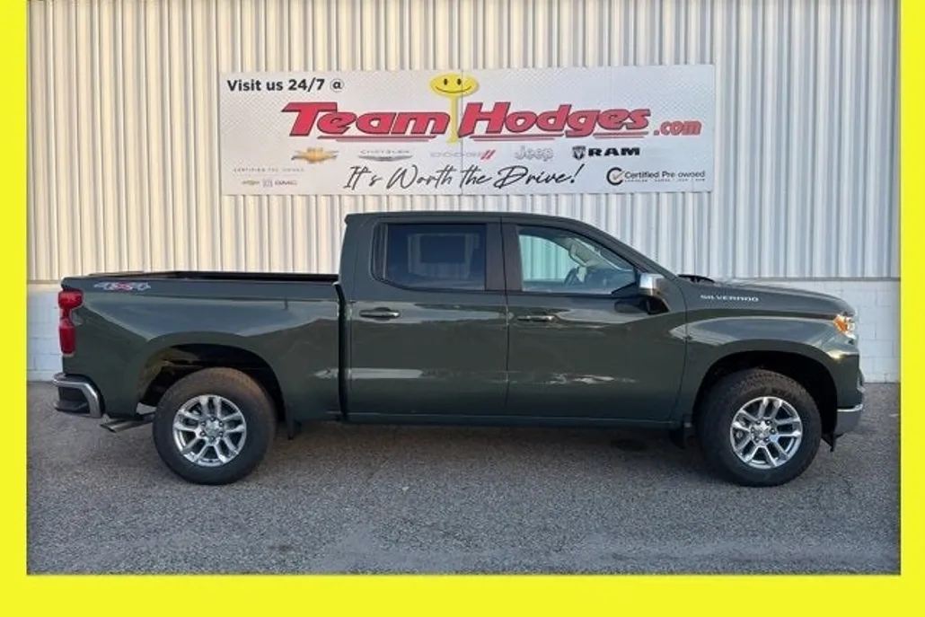 2026 Chevrolet Silverado 1500 LT photo 1