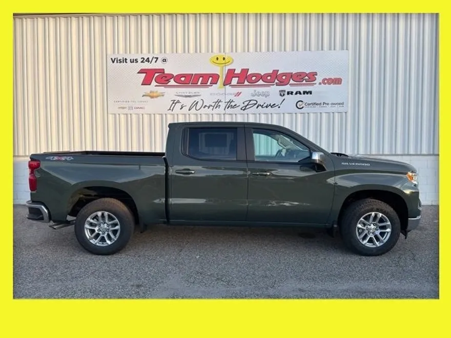 2026 Chevrolet Silverado 1500 LT photo 1