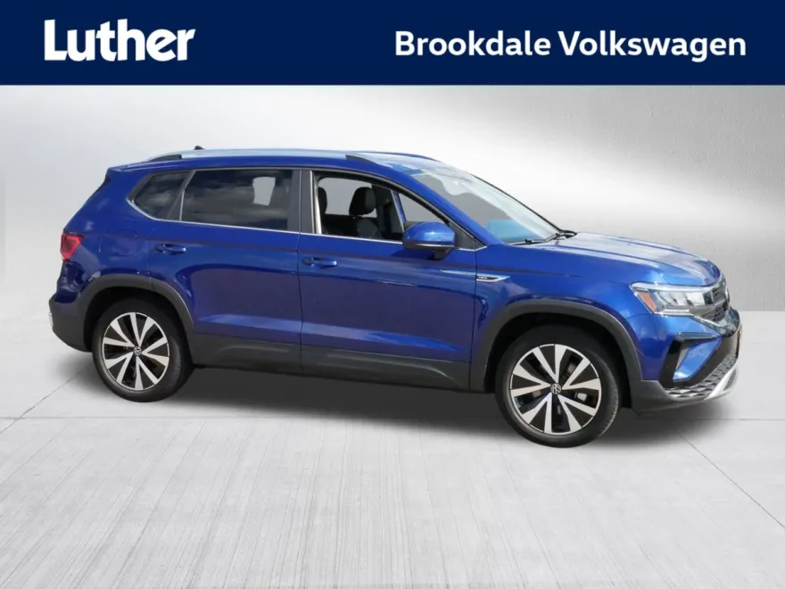 2023 Volkswagen Taos SE photo 1