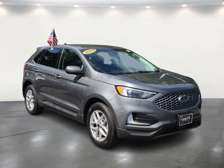 2024 Ford Edge SEL photo 1