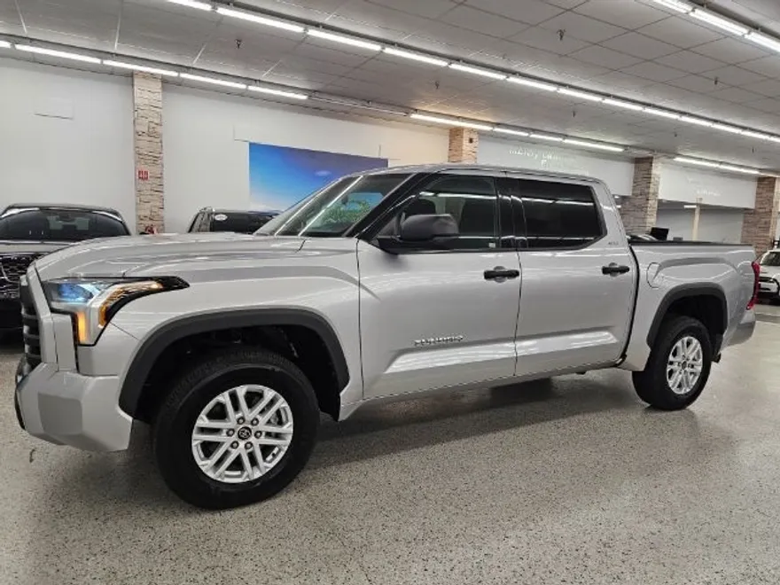 2023 Toyota Tundra SR5 CrewMax photo 1