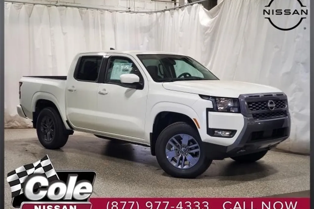 2025 Nissan Frontier SV photo 1