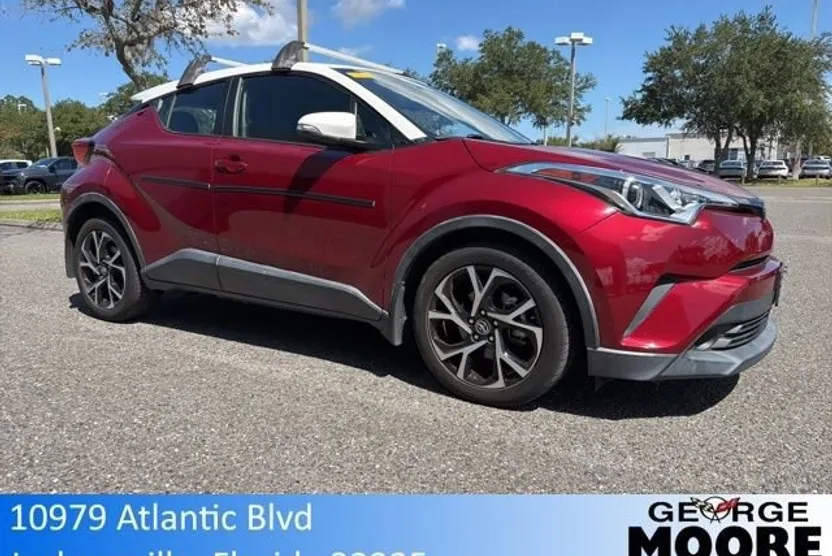 2018 Toyota C-HR XLE Premium photo 1