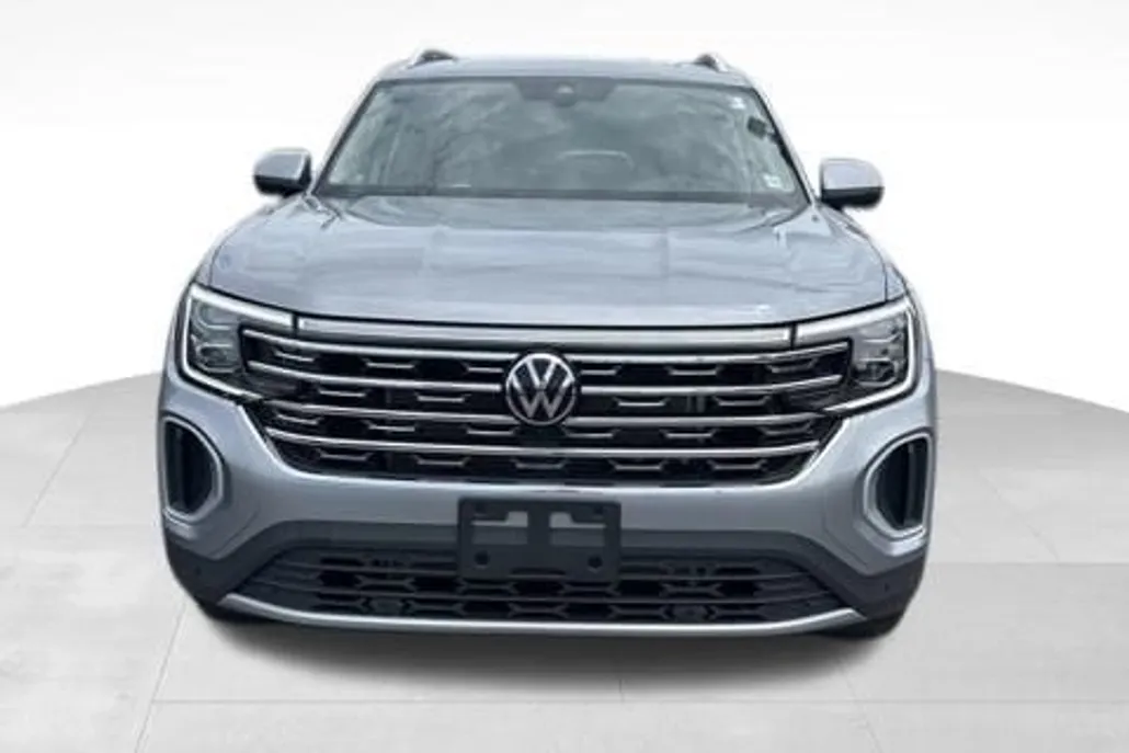 2025 Volkswagen Atlas SEL photo 1