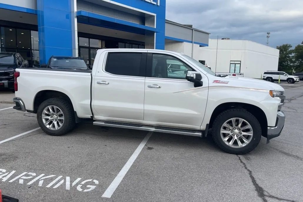 2021 Chevrolet Silverado 1500 LTZ photo 1