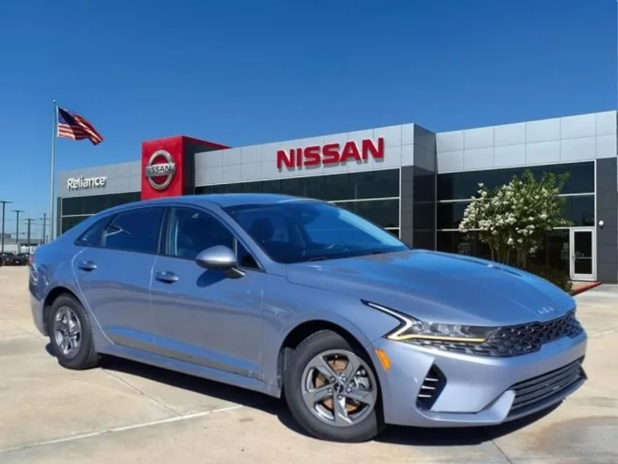 2022 Kia K5 LXS photo 1