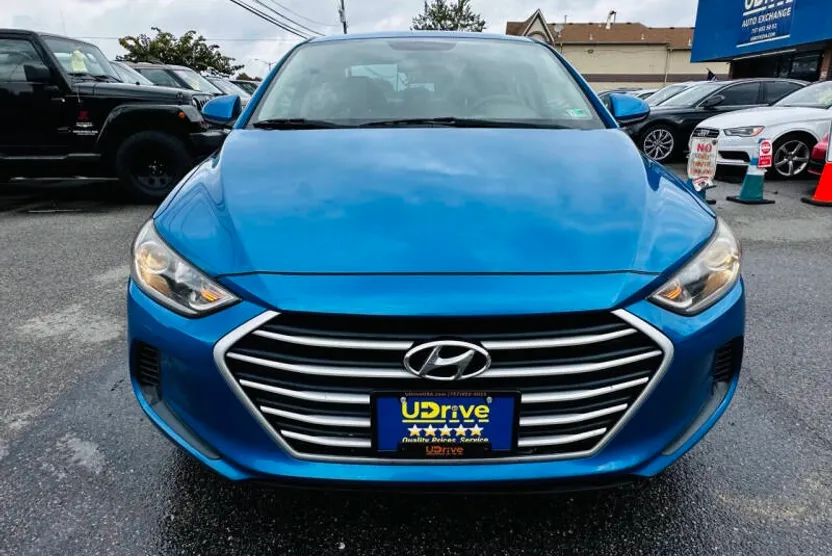 2017 Hyundai Elantra SE photo 1