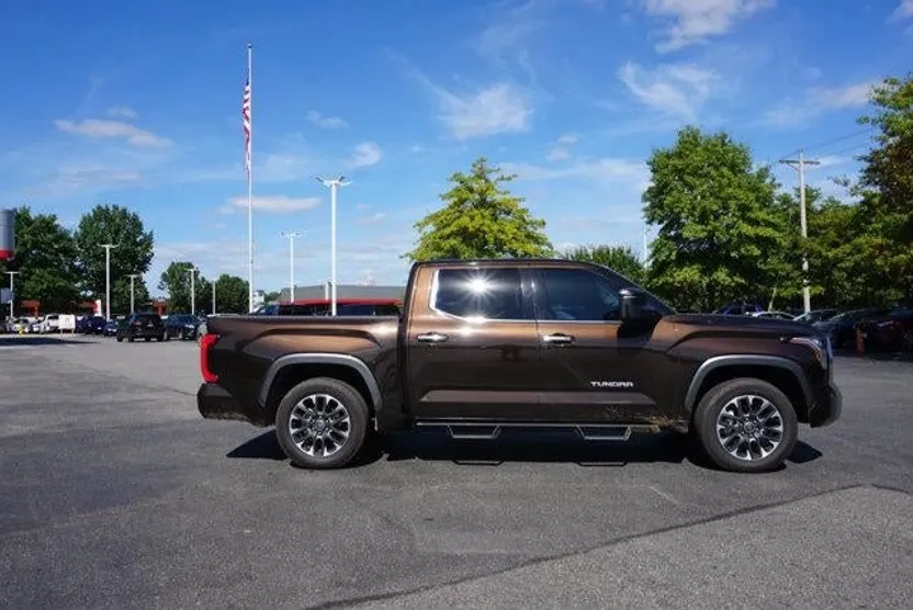 2022 Toyota Tundra Limited photo 1