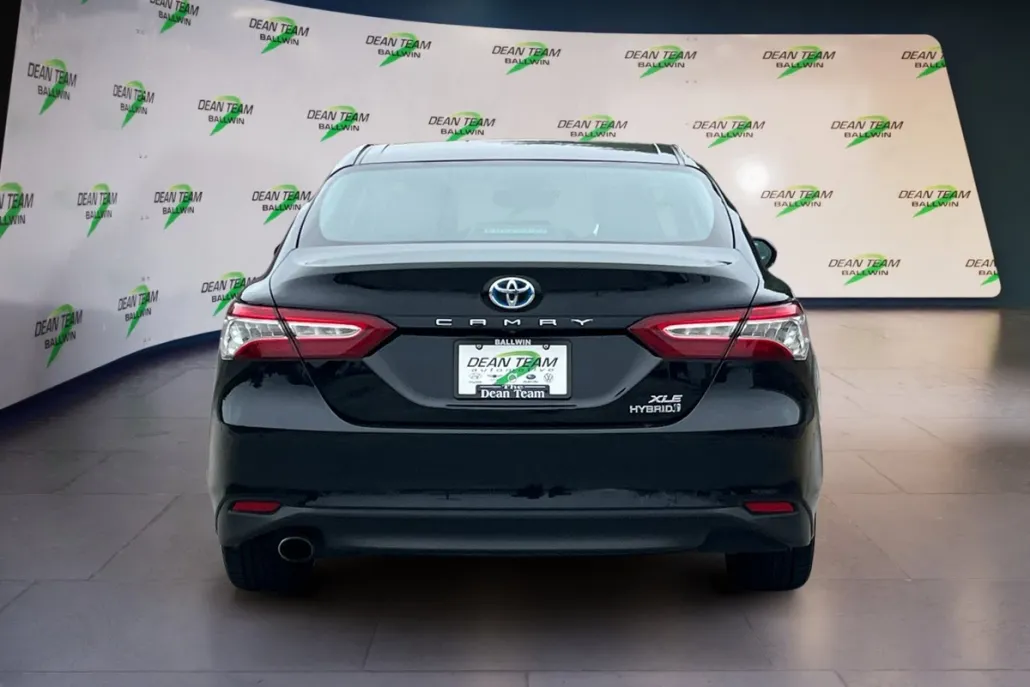 2018 Toyota Camry Hybrid XLE photo 1
