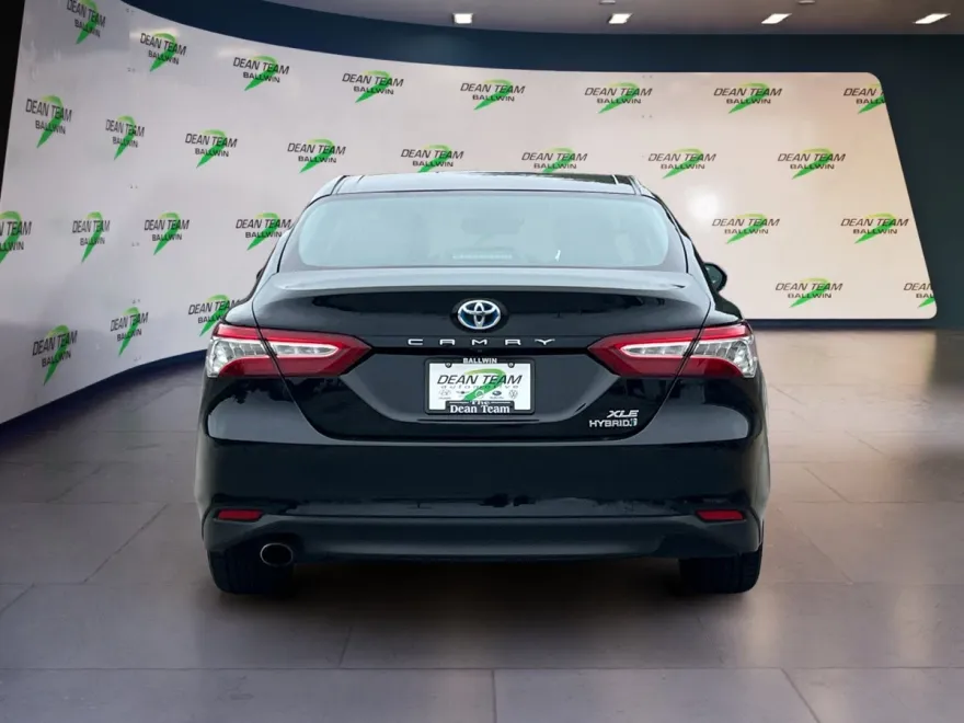 2018 Toyota Camry Hybrid XLE photo 1
