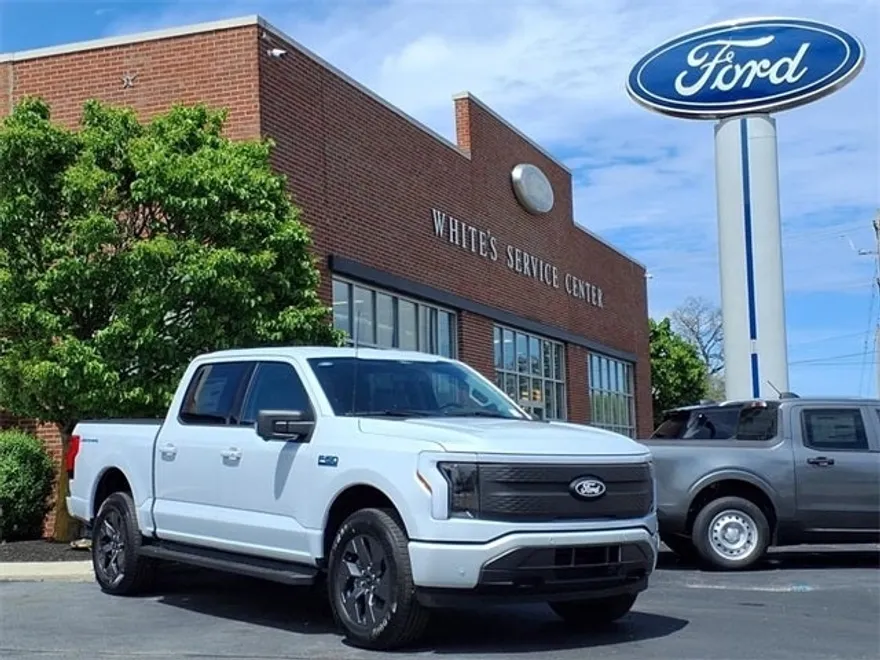 2025 Ford F-150 Lightning photo 1
