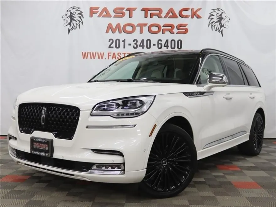 2021 Lincoln Aviator Black Label photo 1