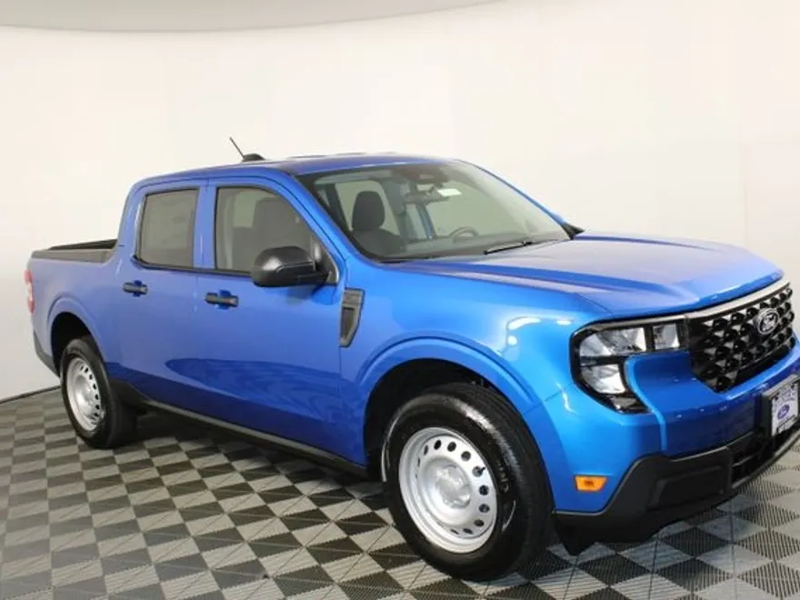 2025 Ford Maverick XL photo 1
