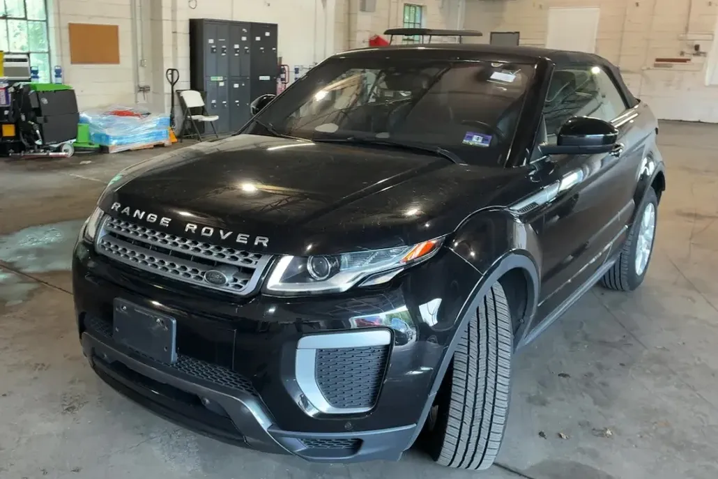 2017 Land Rover Range Rover Evoque SE photo 1