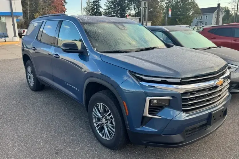 2025 Chevrolet Traverse 1LT photo 1