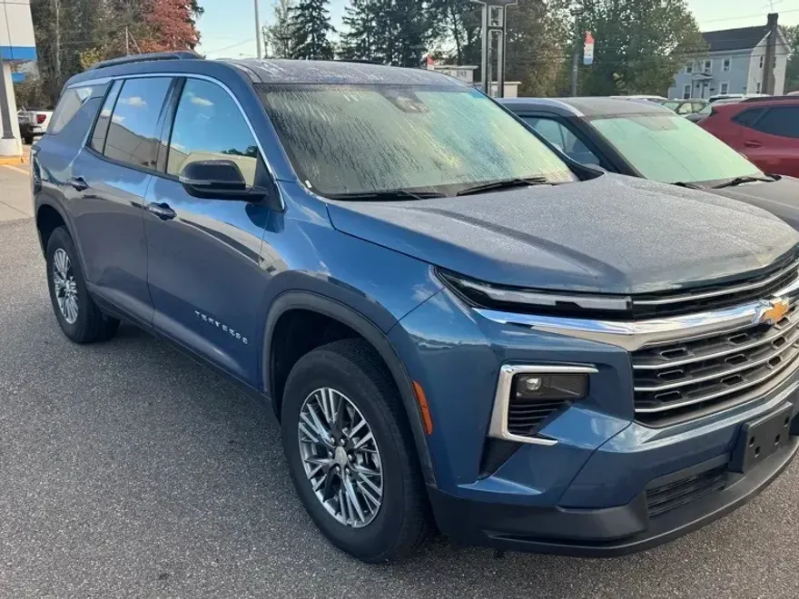 2025 Chevrolet Traverse 1LT photo 1
