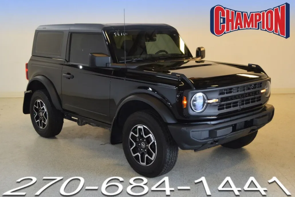 2023 Ford Bronco Base photo 1