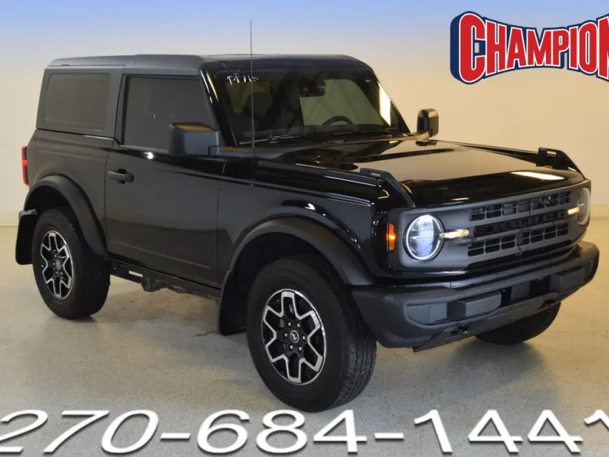 2023 Ford Bronco Base photo 1