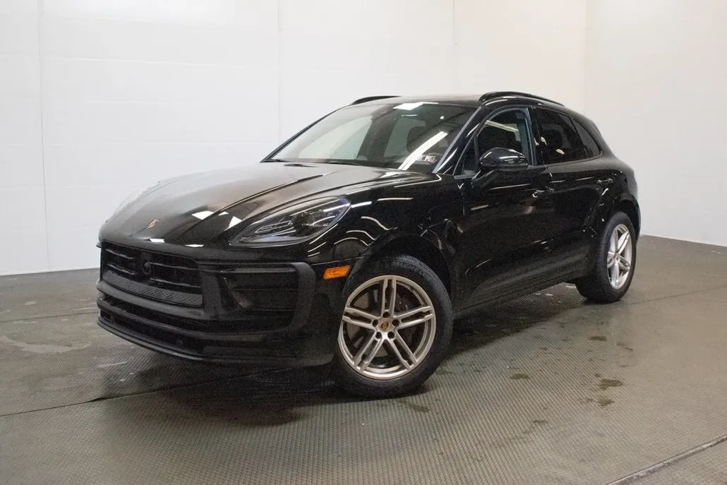 2025 Porsche Macan Base photo 1