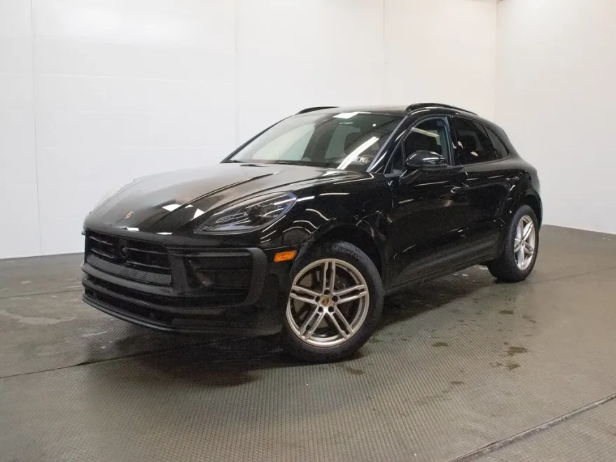 2025 Porsche Macan Base photo 1