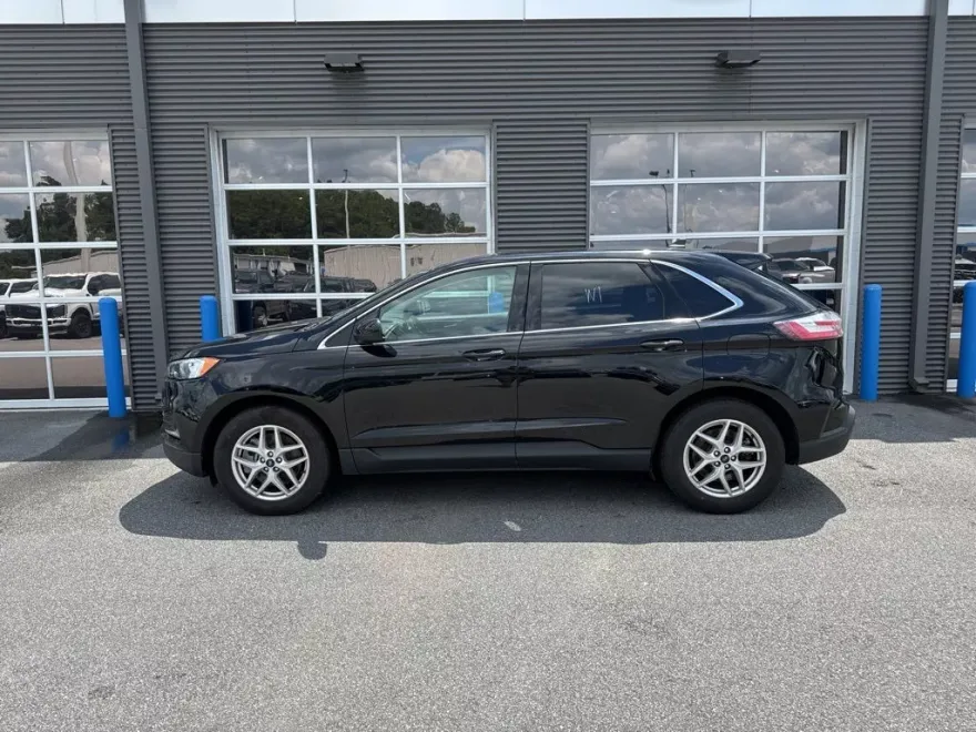 2023 Ford Edge SEL photo 1