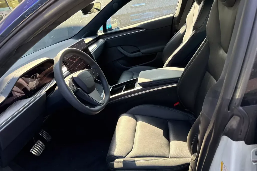 2022 Tesla Model S photo 1