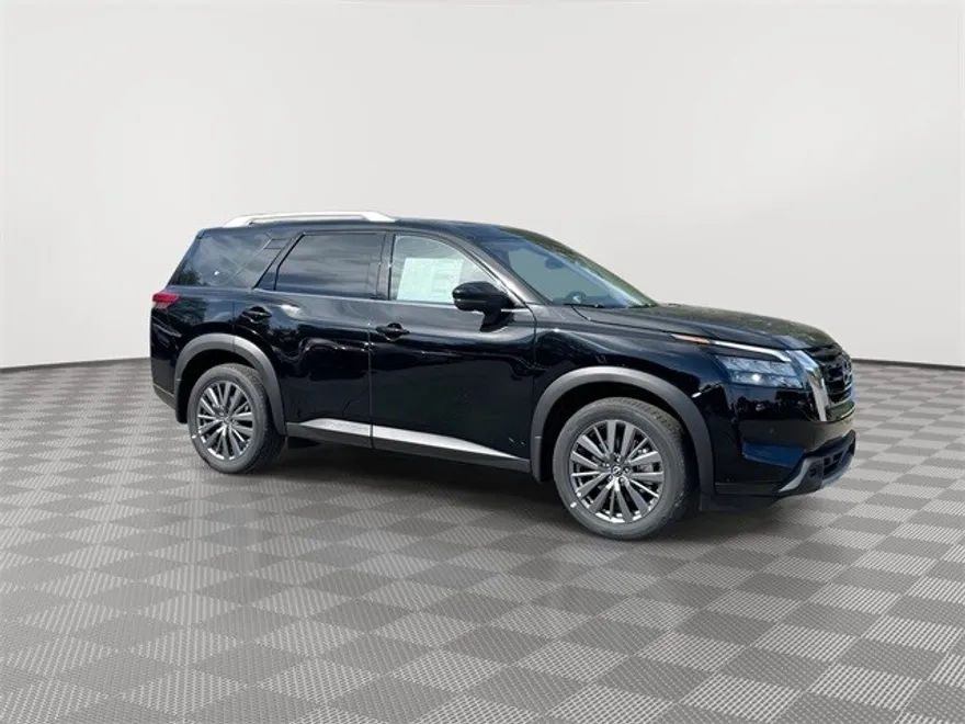 2025 Nissan Pathfinder SL photo 1