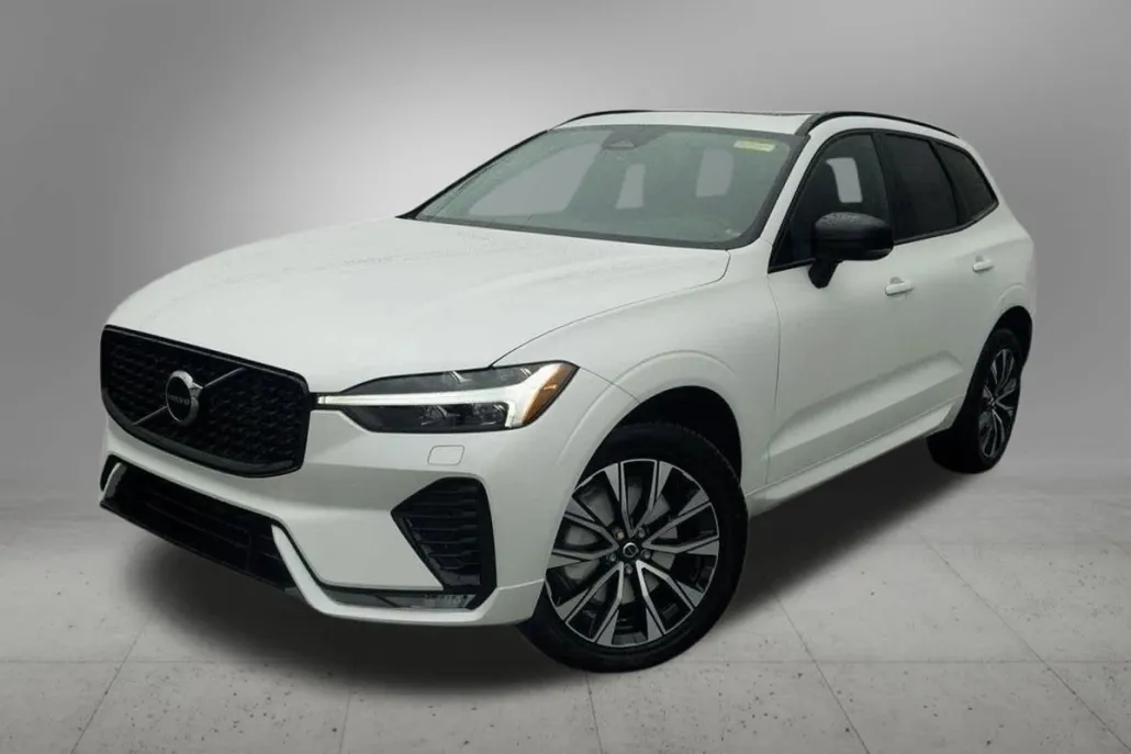 2025 Volvo XC60 Core B5 photo 1