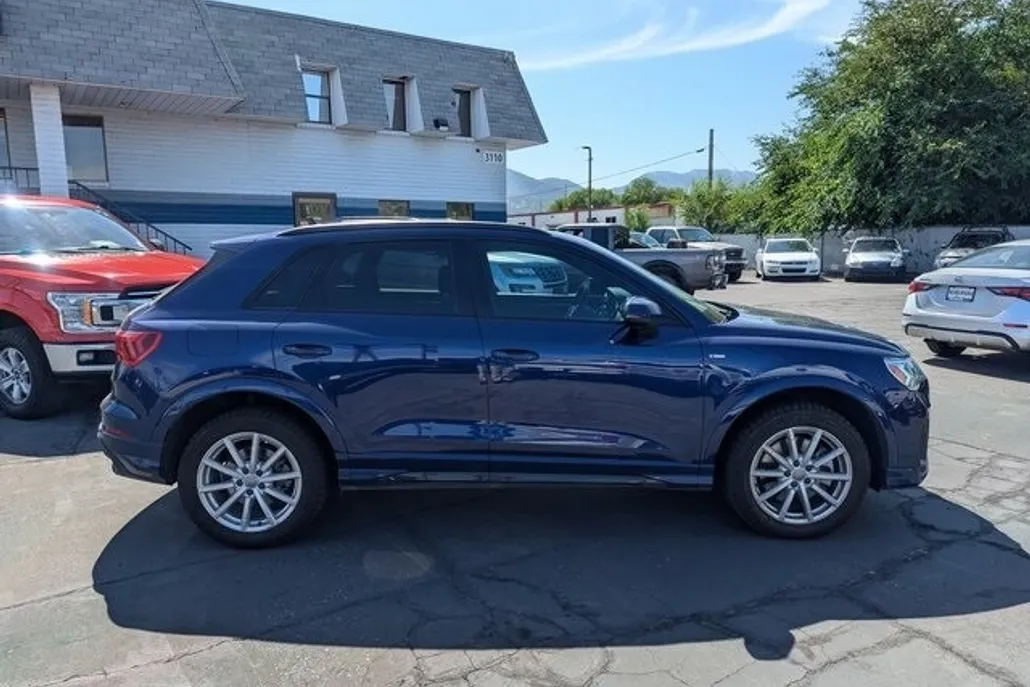 2022 Audi Q3 45 TFSI S line Premium photo 1
