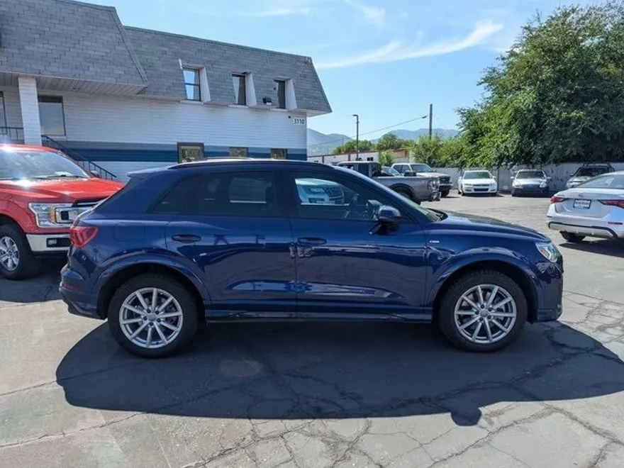 2022 Audi Q3 45 TFSI S line Premium photo 1