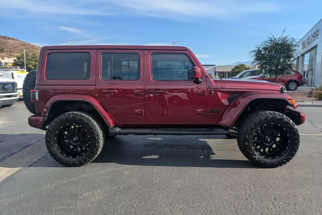 2021 Jeep Wrangler Unlimited Sahara High Altitude photo 1