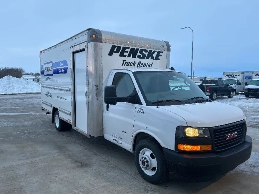 2022 Gmc Savana 3500 Cutaway photo 1