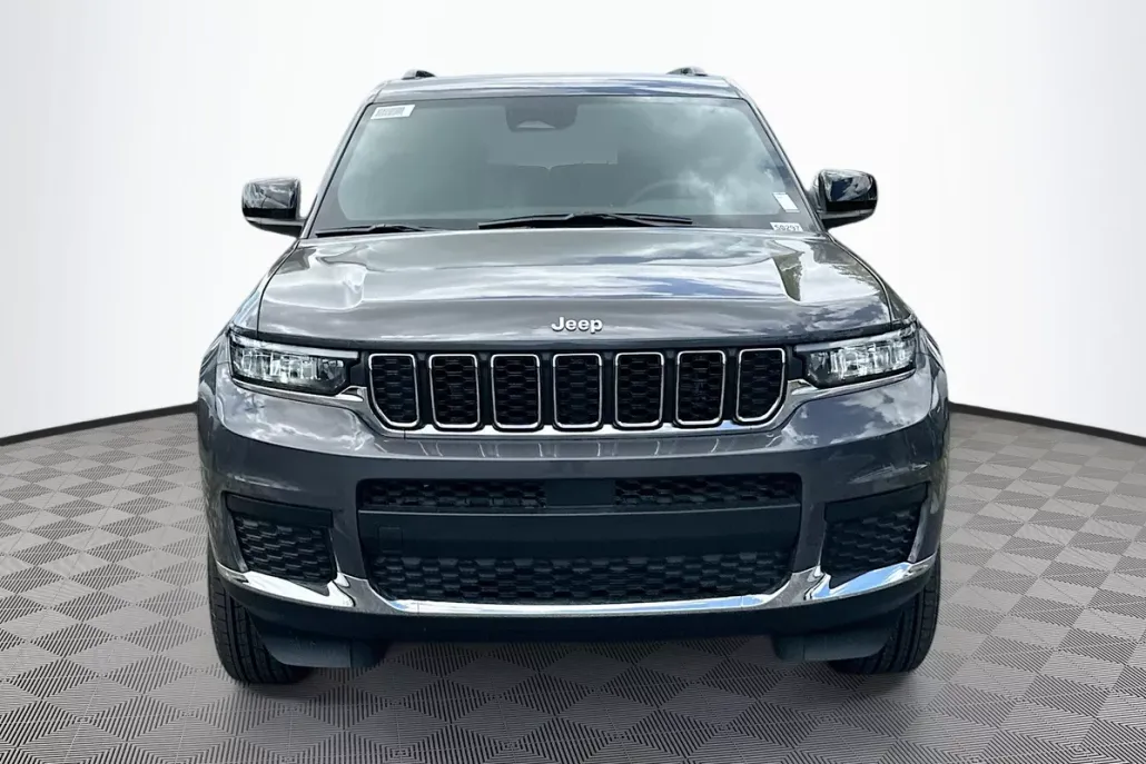 2025 Jeep Grand Cherokee Laredo photo 1