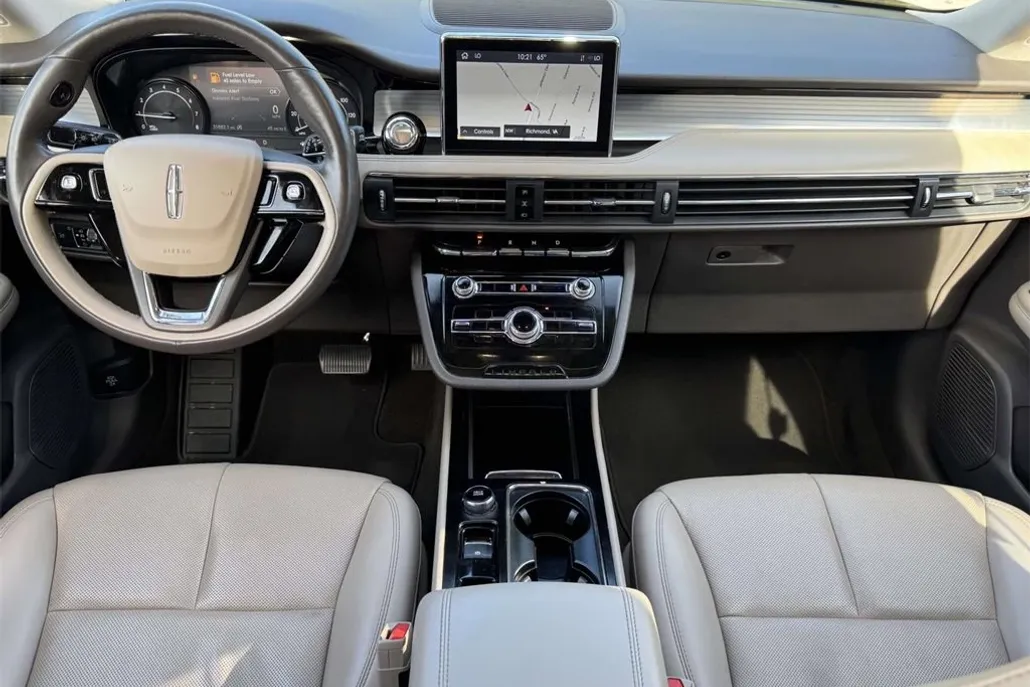 2021 Lincoln Corsair Standard photo 1