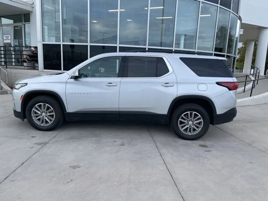 2022 Chevrolet Traverse Cloth 1LT photo 1