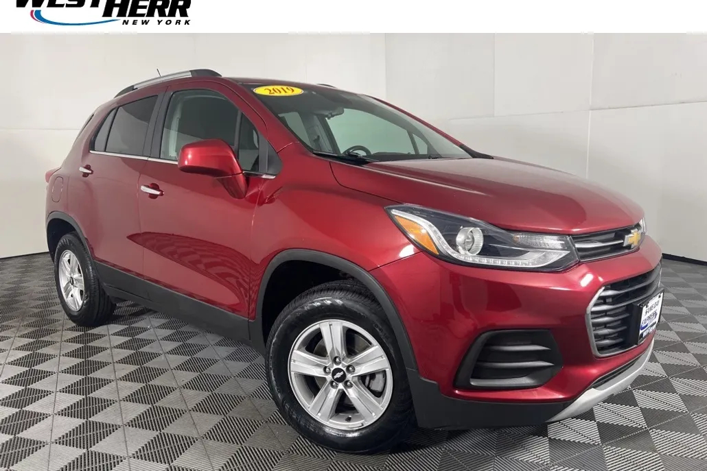 2019 Chevrolet Trax LT photo 1
