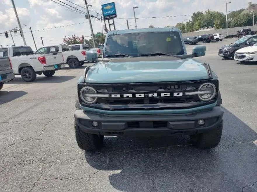 2022 Ford Bronco Base photo 1